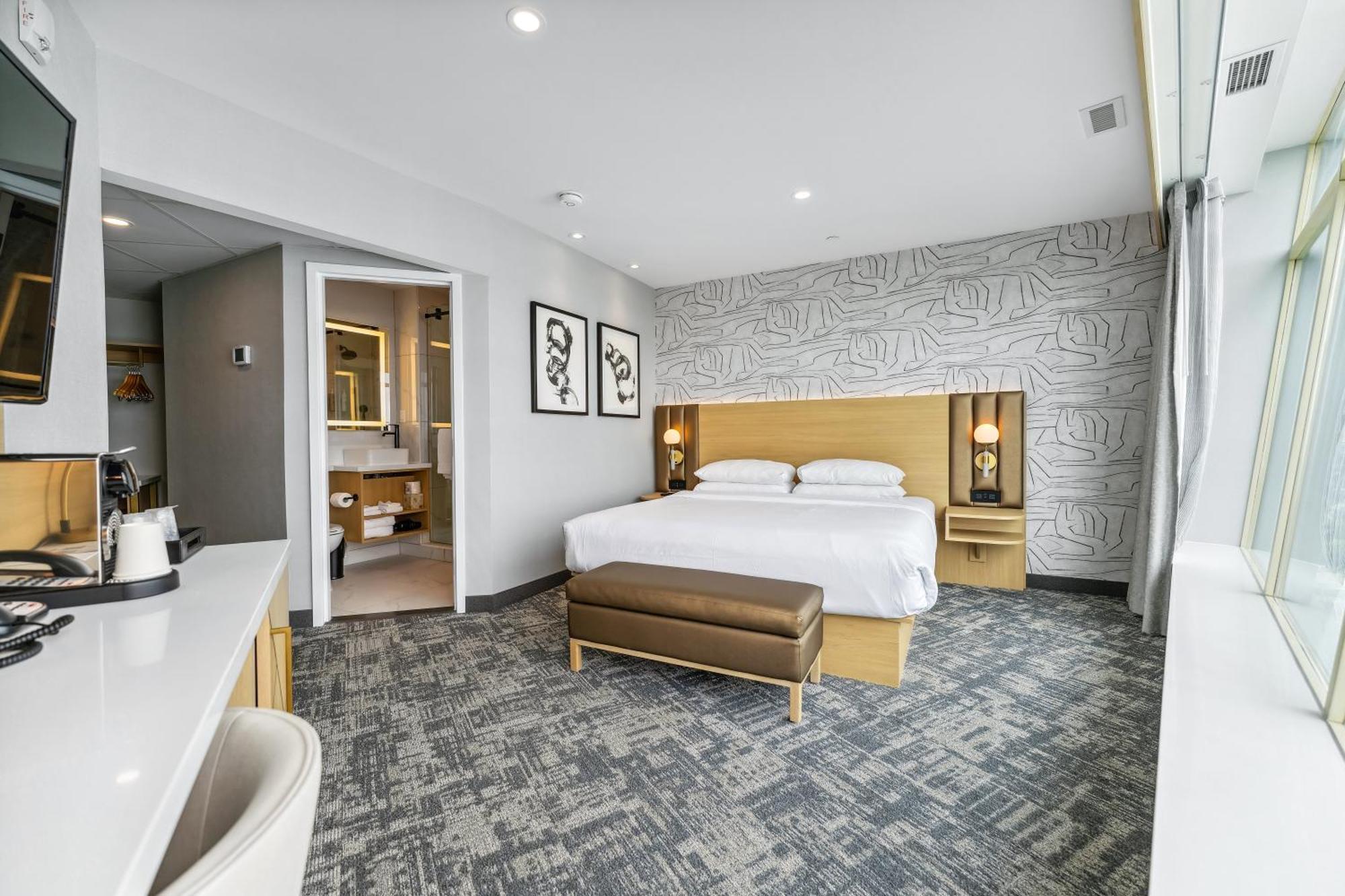 Tower Hotel At Fallsview Ниагарски водопад Екстериор снимка
