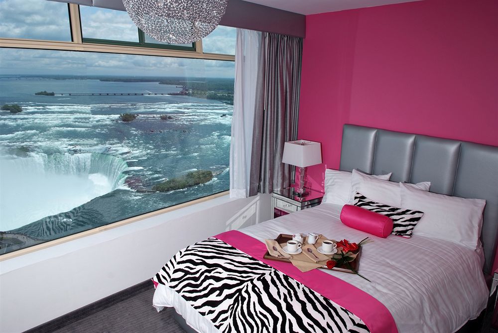 Tower Hotel At Fallsview Ниагарски водопад Екстериор снимка