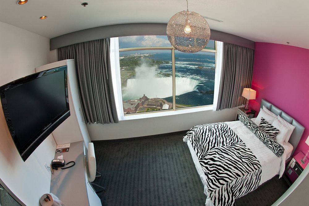 Tower Hotel At Fallsview Ниагарски водопад Екстериор снимка
